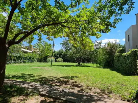 Terreno en Chacras De Coria