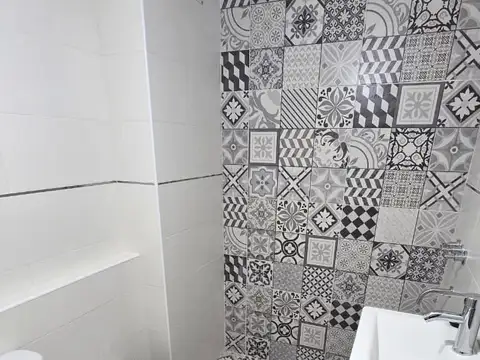 Monoamb a estrenar con balcon en 1er piso al frente. Ubicado en San Martin 632, Lomas de Zamora