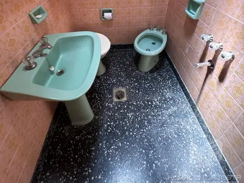 Depto Tipo Casa en Venta 50 años