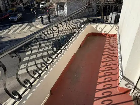 Depto Tipo Casa en Alquiler de 3 ambientes