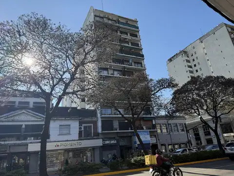 Excelente ubicación Departamento tres ambientes.