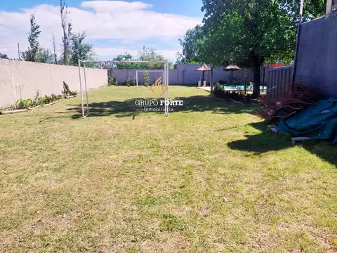 Casa en Venta con 2 cocheras