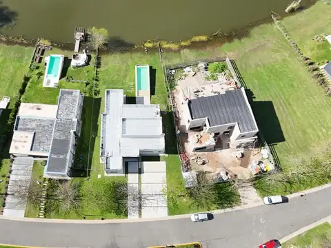 Casa A Estrena Barrio El Cazal Exelente Vista Al Lago