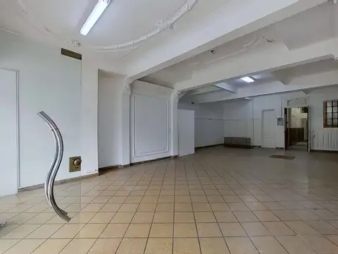 Local en Venta 61 años