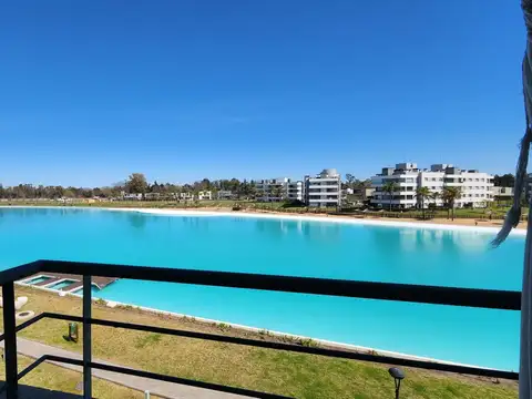 Lagoon Pilar
