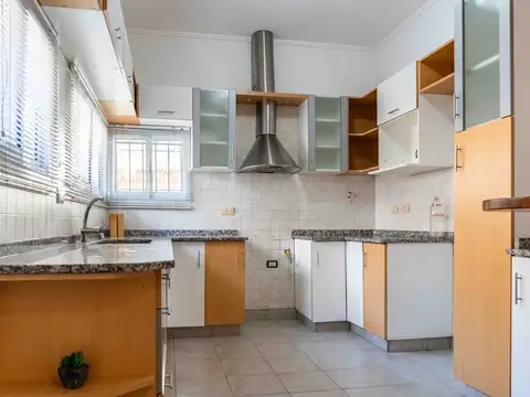 CASA EN VENTA 2 DORMITORIOS BARRIO ARROYITO