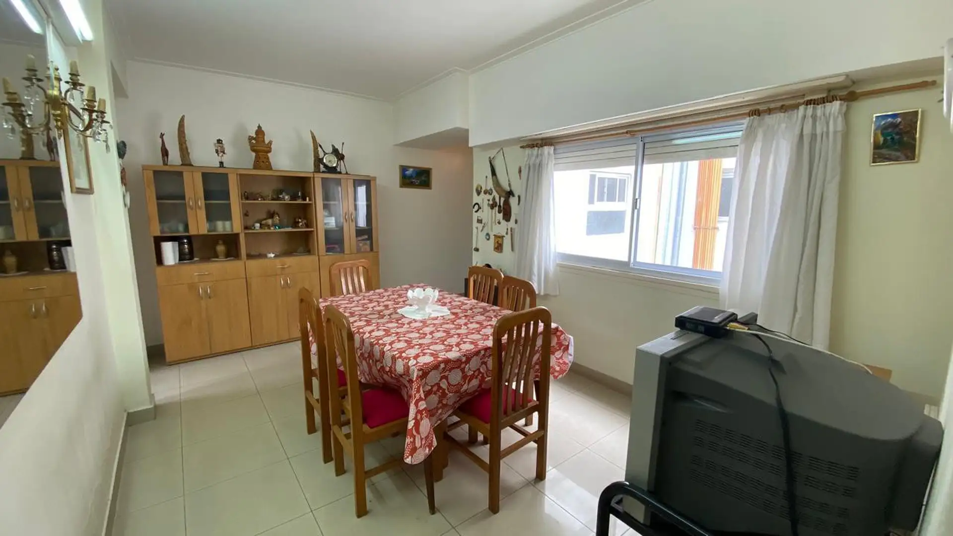Depto 4 amb, 80m² en Colon 2200, luminoso y con 2 baños