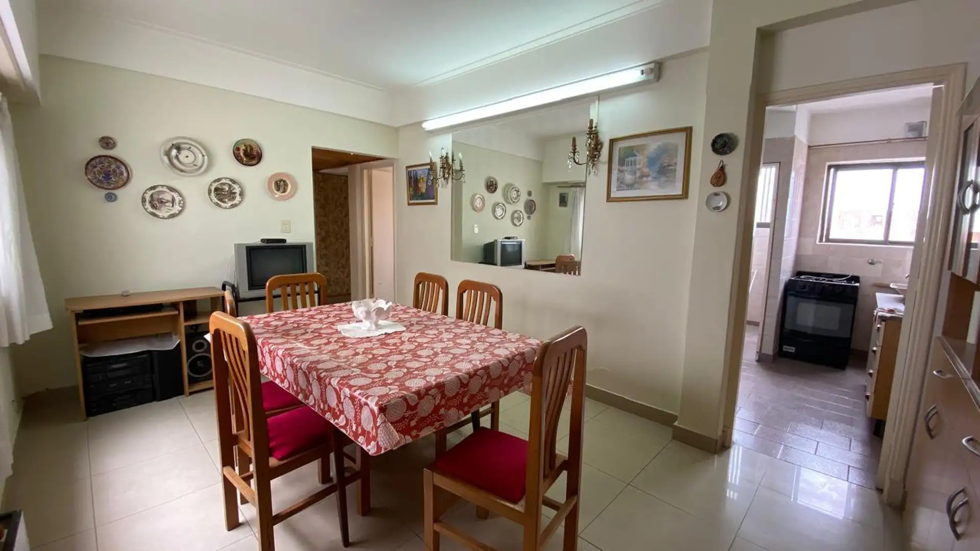 Depto 4 amb, 80m² en Colon 2200, luminoso y con 2 baños