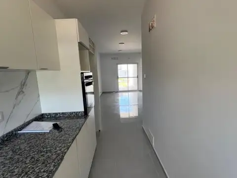 Casa en Alquiler con 1 cochera
