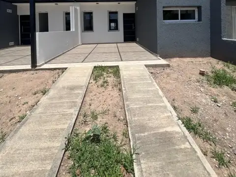ALQUILÓ CASA 2 DORM, EN UNA PLANTA, PISCINA BARRIO NORTE