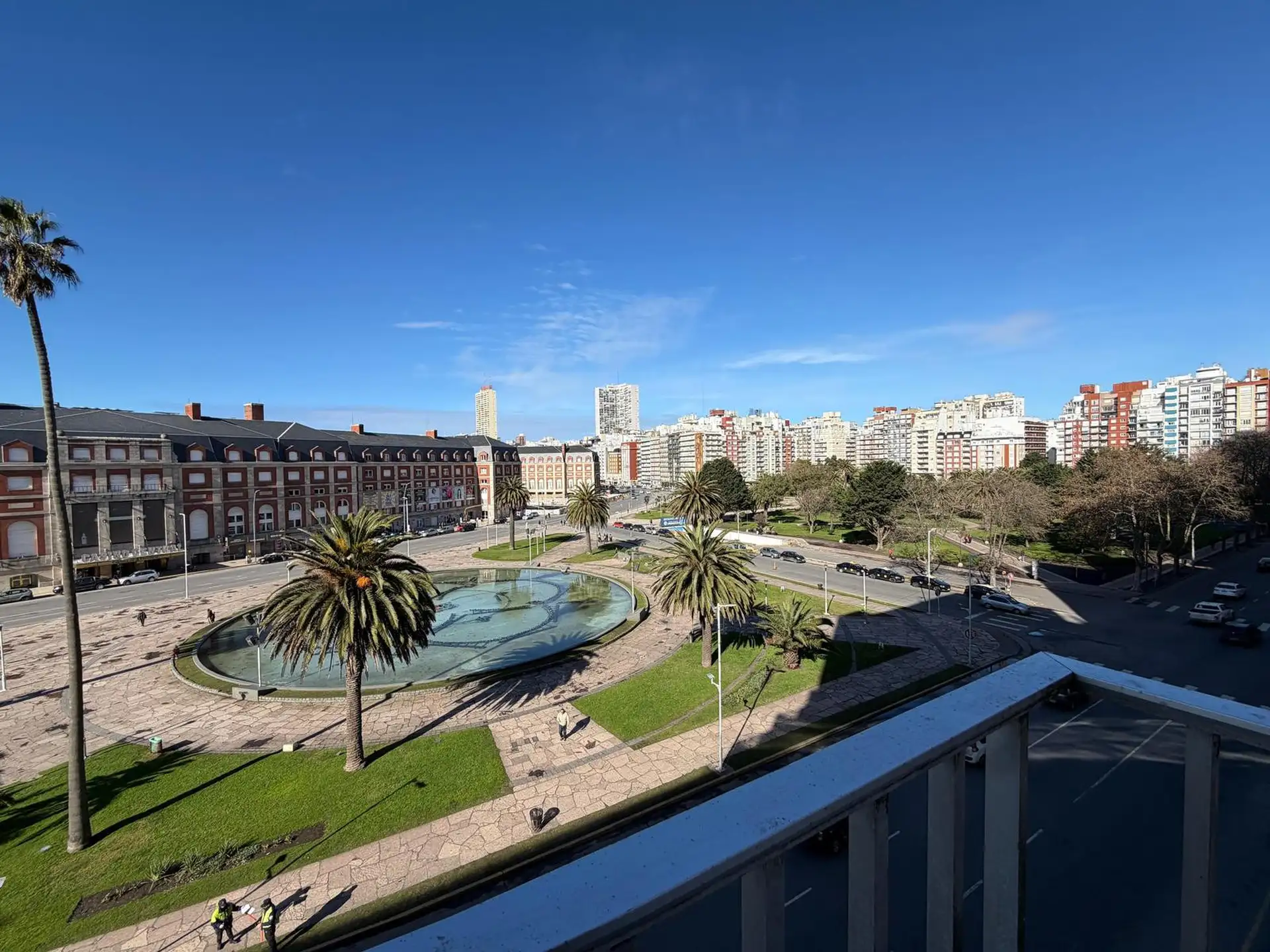 VENTA - Departamento 3 ambientes reciclado con cochera y vista al mar en Plaza Colón