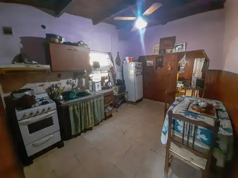 Casa 5 ambientes con 1 baño