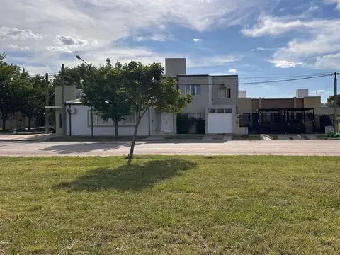 REMAX VENDE / LOTE ESCRITURABLE /ZONA SUR