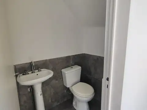 Casa 3 ambientes con 2 baños