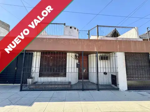 Casa americana en muy buen estado y ubicación. Castelar Sur