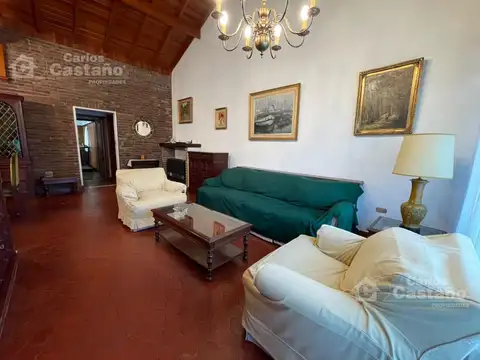 Casa 6 ambientes con 3 baños