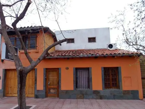 CASA EN VENTA 5 CUADRAS DE LA QUINTA (Godoy Cruz)