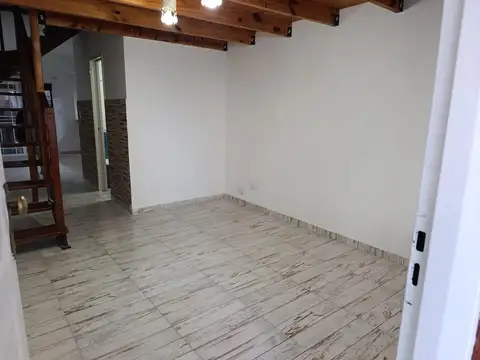 Depto Tipo Casa 3 ambientes con 1 baño