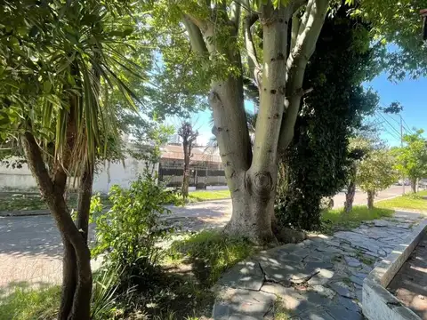 VENTA- CASA 4 AMB + COCHERA- MORON