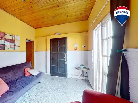 VENTA CASA 3 AMB CON PATIO Y COCHERA LANUS