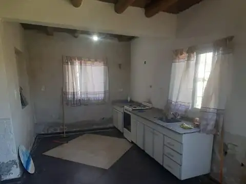 Casa 4 ambientes con 1 baño