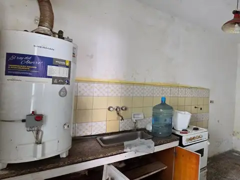 Casa 2 ambientes con 1 baño