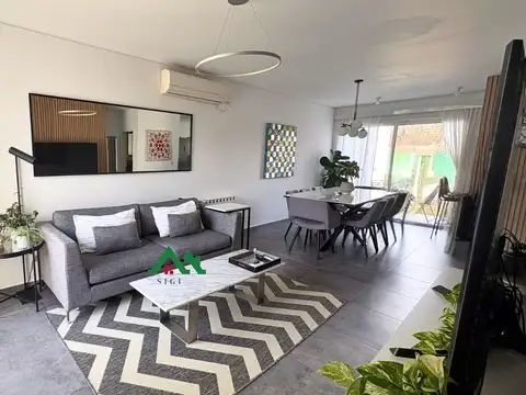 Casa 5 ambientes con 3 baños