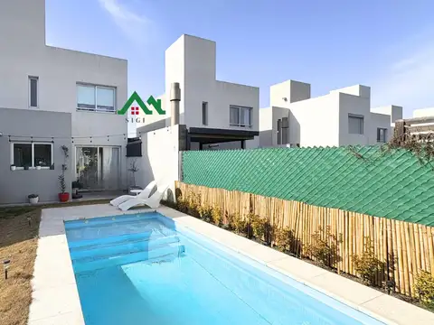 Casa en venta de 2 plantas con 3 dormitorios en Valle Escondido, Patagonia Village
