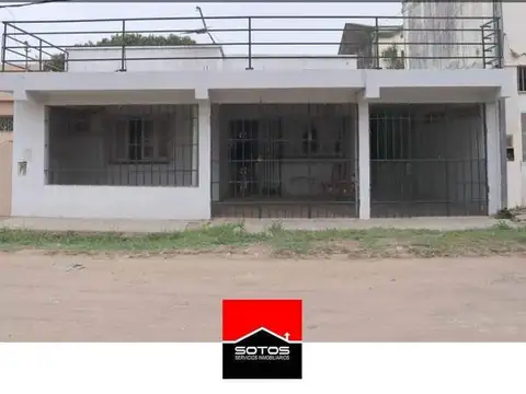 Casa 4 Dormitorio con amplio patio
