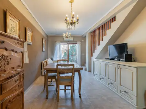 Depto Tipo Casa 3 ambientes con 2 baños