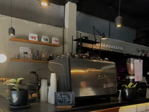 Excelente Cafetería Totalmente equipada a mts. Avenida Pedro Goyena