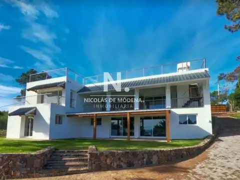 Linda Casa en Punta Ballena 4 dormitorios.