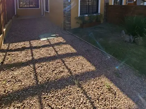 Depto Tipo Casa en Venta de 5 ambientes