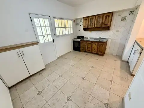Casa 3 ambientes con 2 baños