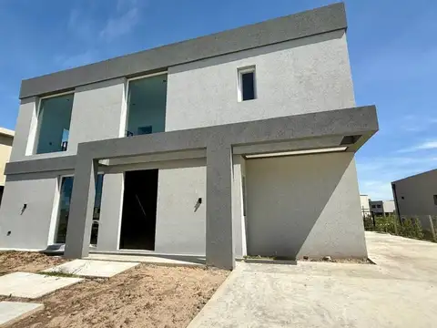 VENTA CASA 5 AMB RIBERAS PUERTOS A ESTRENAR PILETA