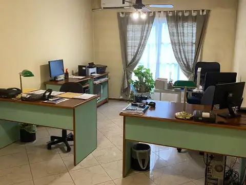 Av. Alsina 807 , Piso 1