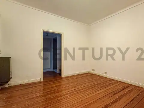 VENTA CASA 4 AMBIENTES CON COCHERA LA PERLA