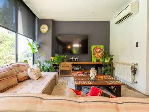 Casa en Venta con 3 cocheras