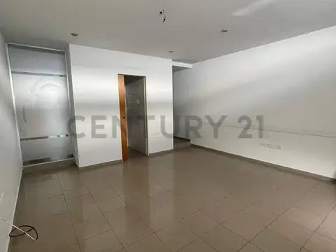 Local con cochera en La Plata en Venta