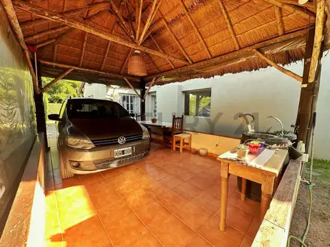 Casa en Venta con 3 cocheras