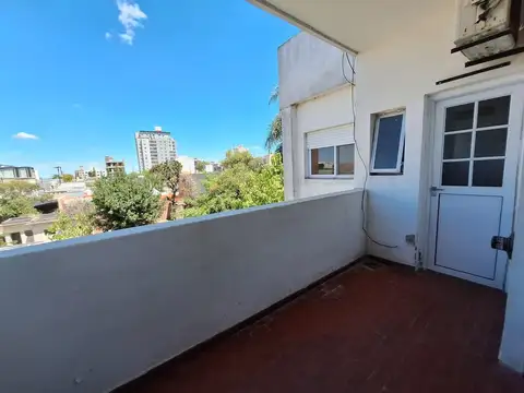 Rawson 400, Piso 2°