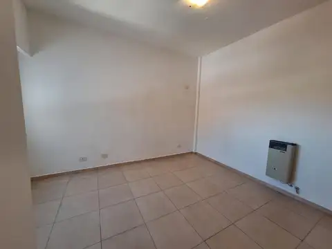 DEPARTAMENTO CENTRICO CAMPANA TRES AMBIENTES SEGUNDO PISO