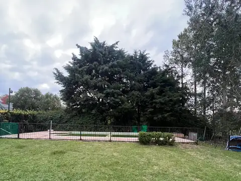 Casa en Alquiler con 1 cochera