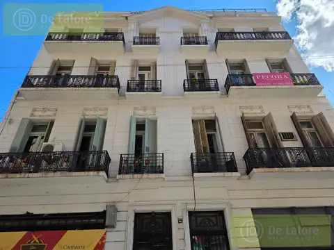 VENTA - Dpto. 3 amb con altillos en CABA, apto crédito y profesional