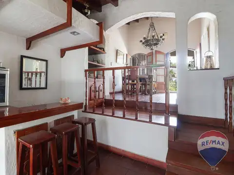 Casa en Venta con 2 cocheras