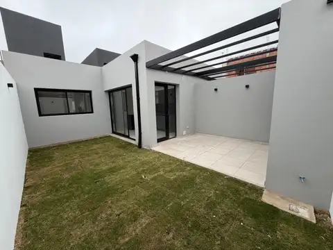 Depto Tipo Casa en Venta en Barrio Rincones de Manantiales, USD 128.000