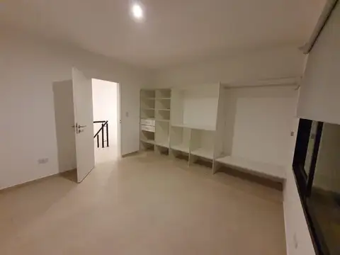 Casa  en Venta CON RENTA en Los Robles, La Cañada de Pilar, Pilar