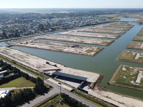 VENTA - Lote  500m2 Fondo Norte - Alhajamiento pago -  Funes Lakes