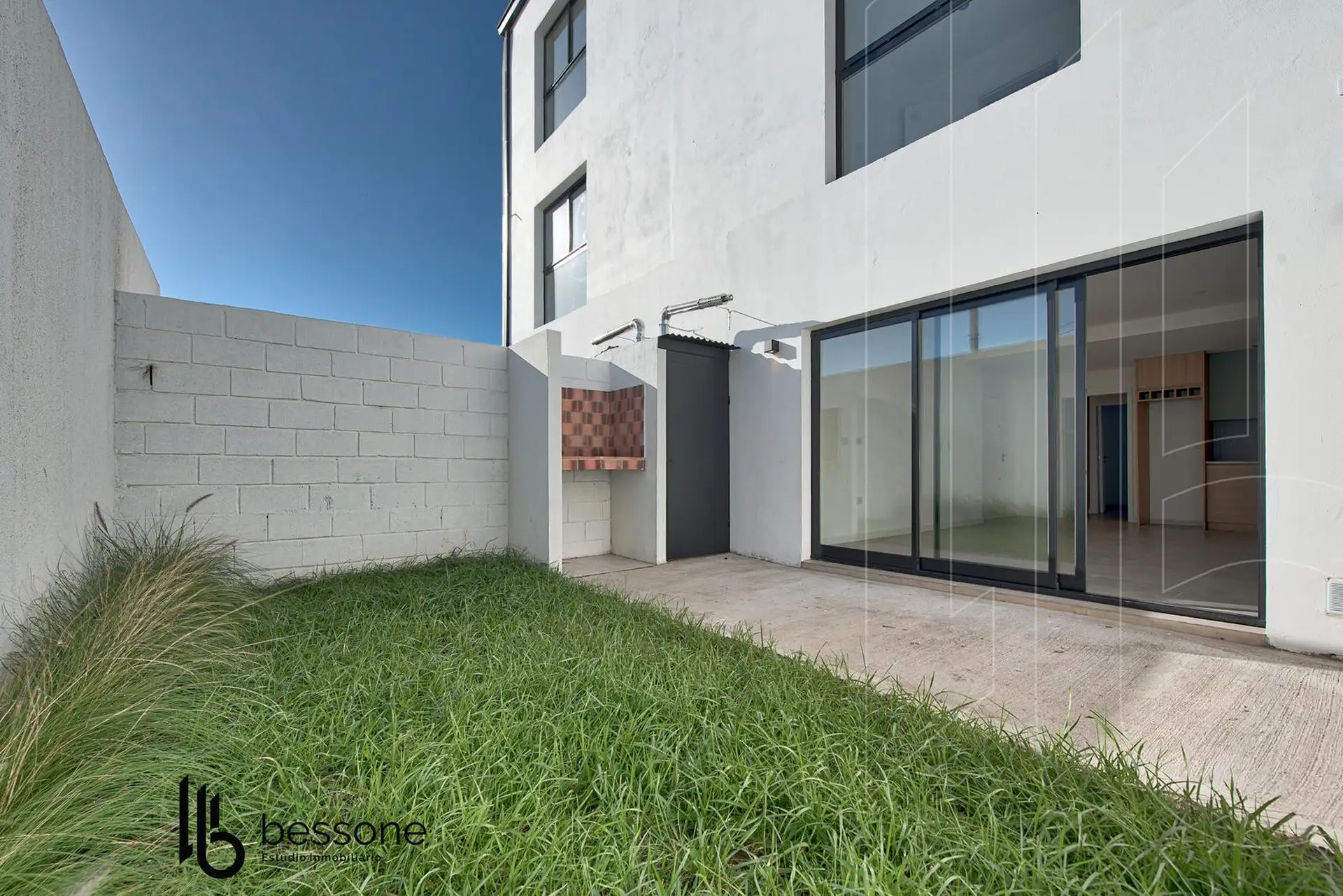 PH a Estrenar Con Patio y Parrilla en San José