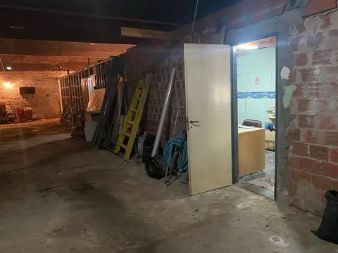 Galpon en Venta 17  mts Fondo